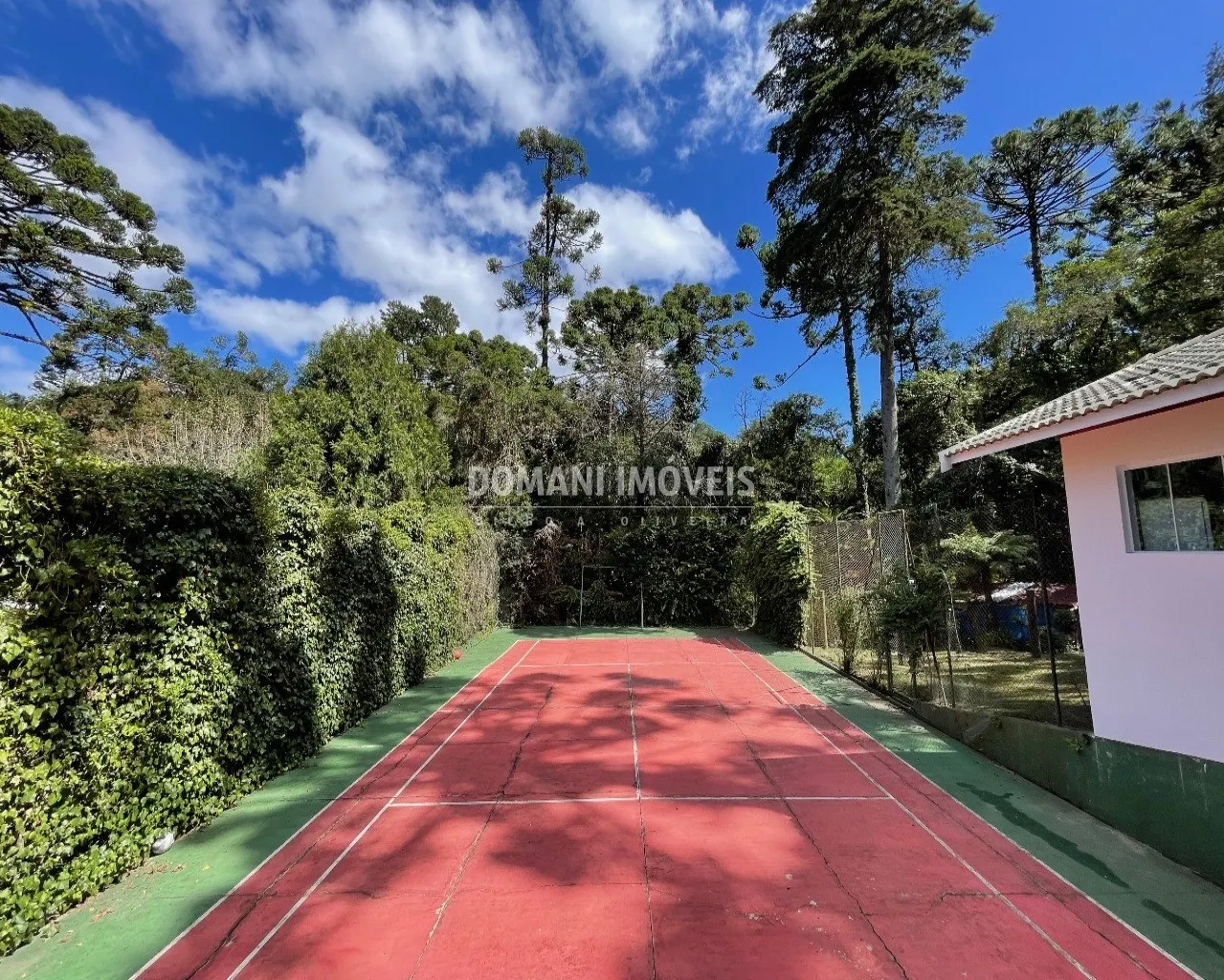 Casa à venda de 1.500 m² em Campos do Jordão, SP, Brasil