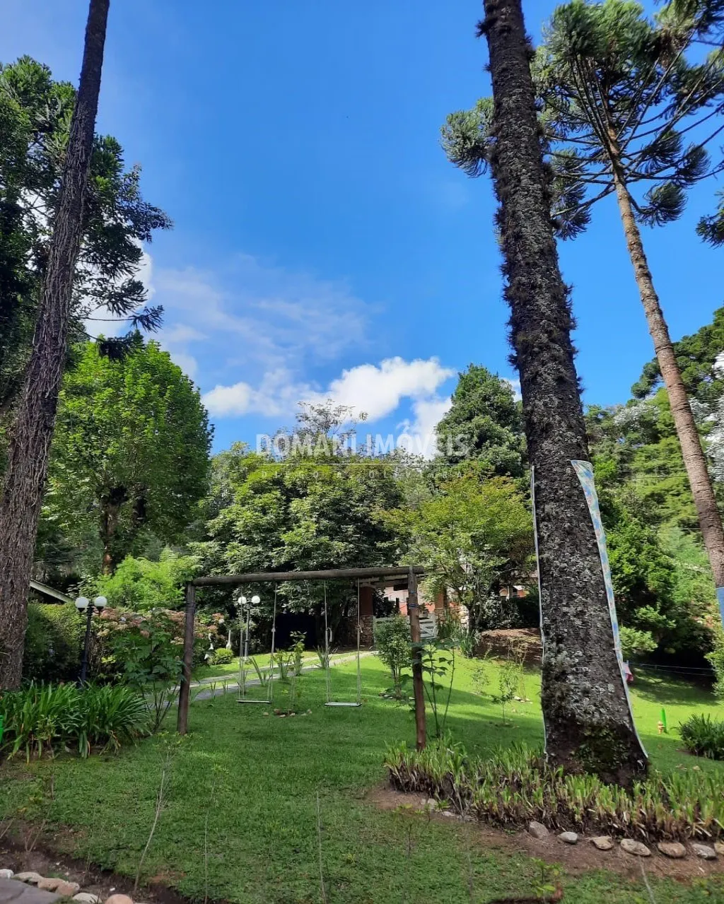Casa à venda de 1.500 m² em Campos do Jordão, SP, Brasil