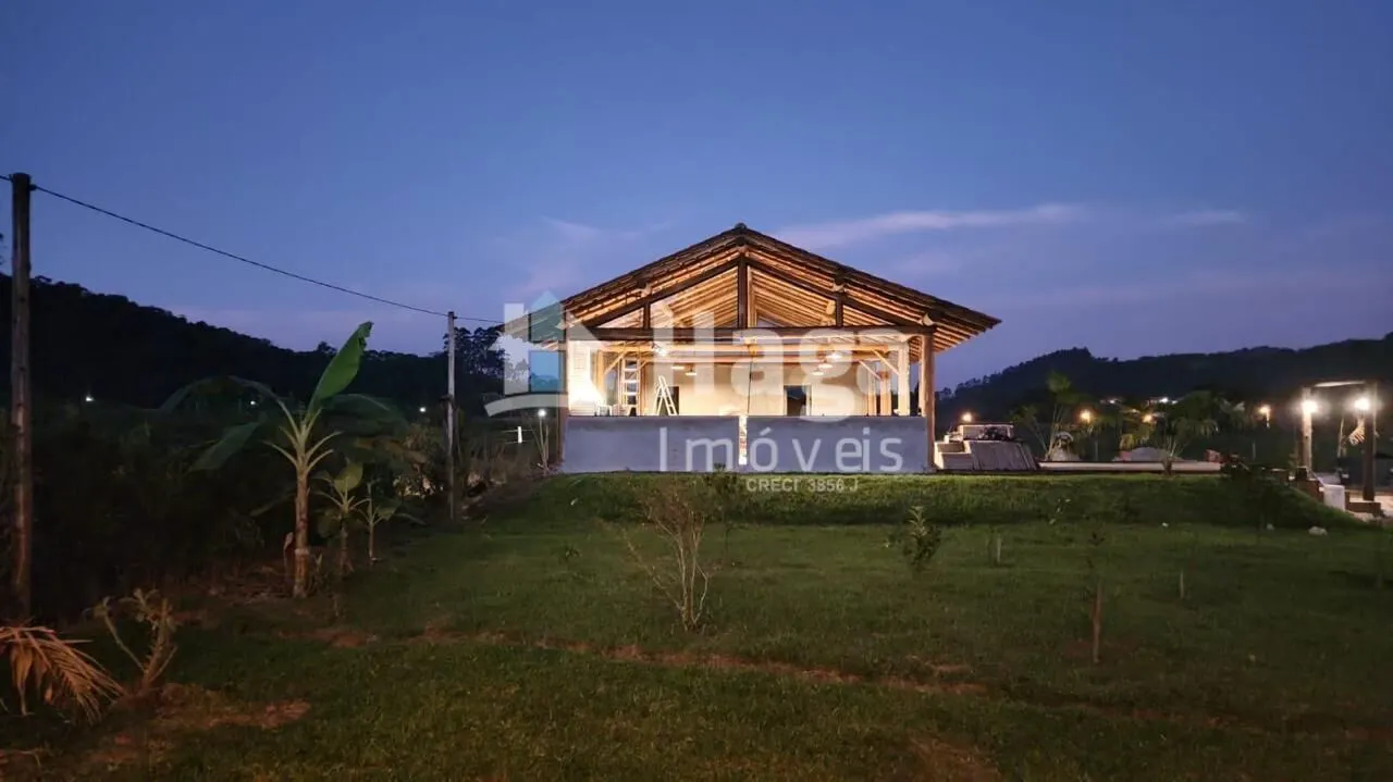 Fazenda à venda de 4.500 m² em Tijucas, SC, Brasil