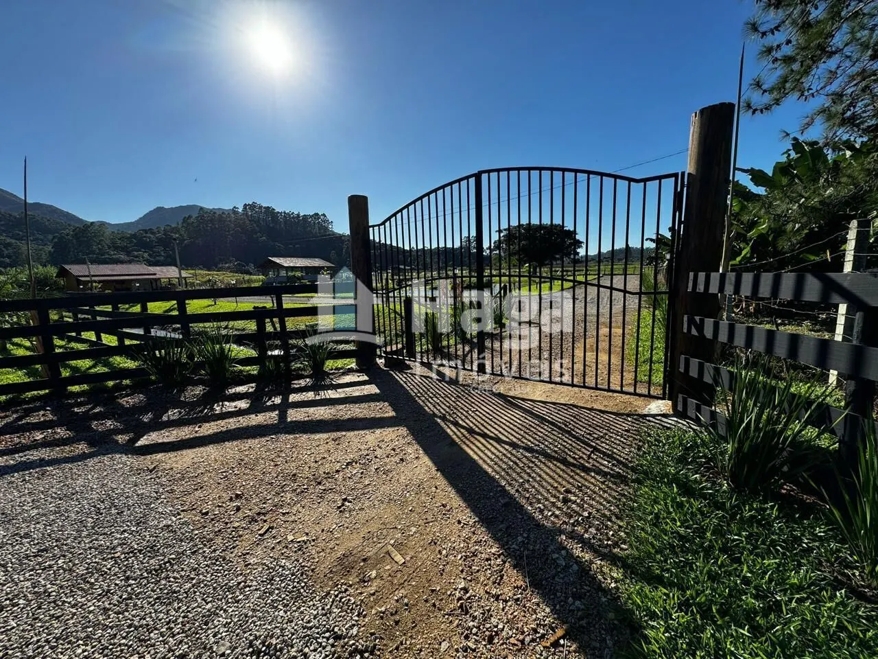 Fazenda à venda de 4.500 m² em Tijucas, SC, Brasil