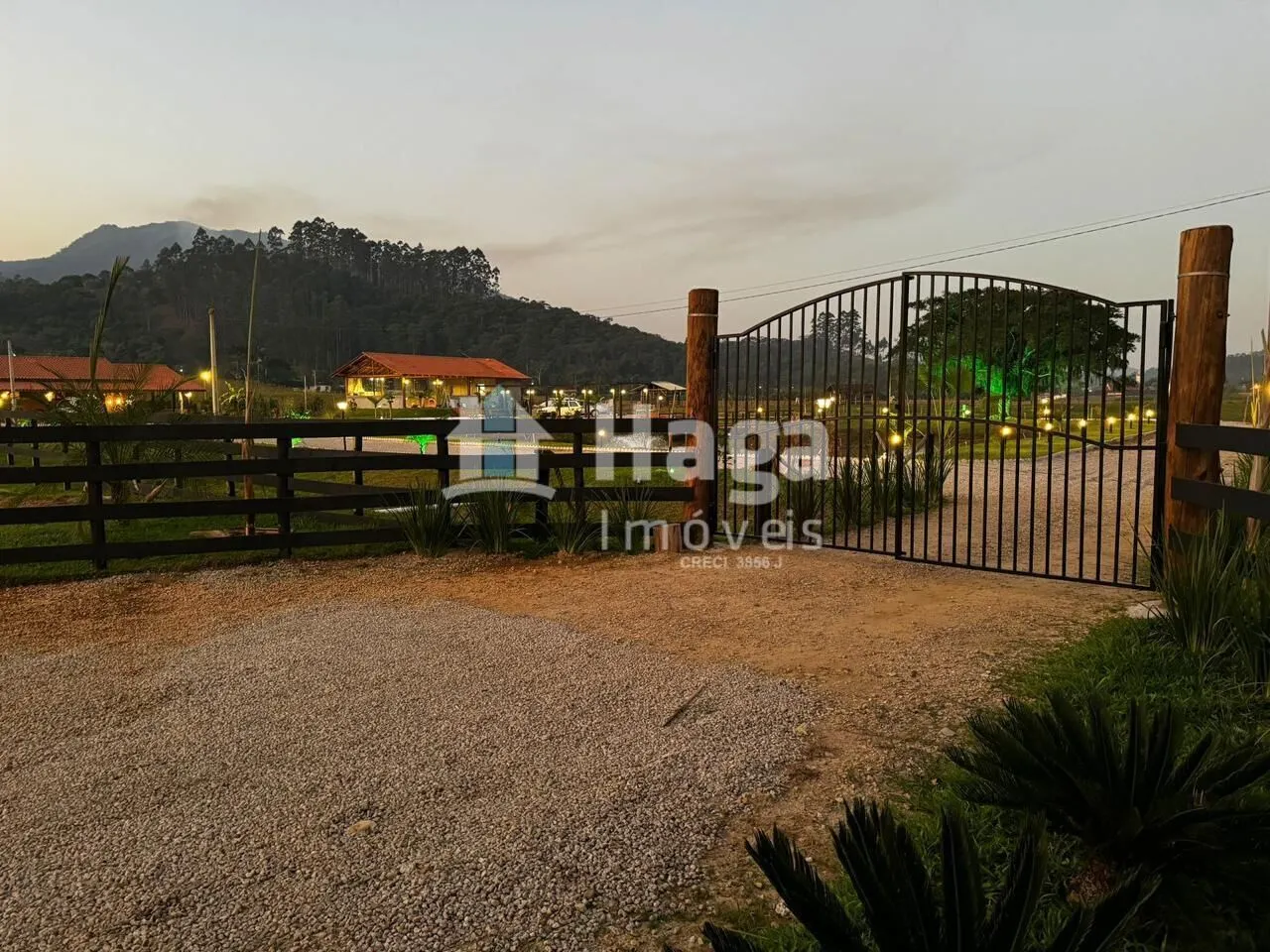 Fazenda à venda de 4.500 m² em Tijucas, SC, Brasil