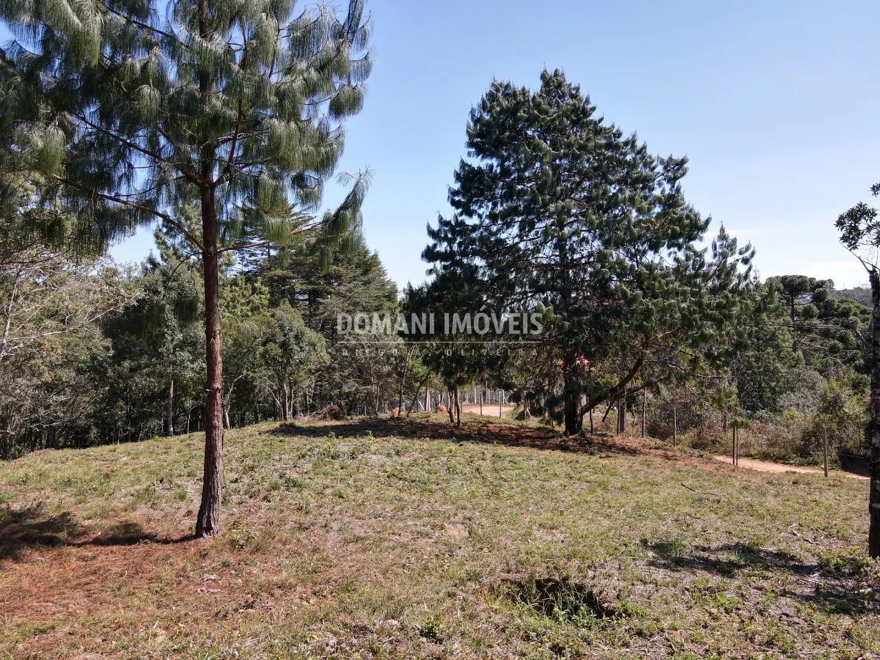 Terreno à venda de 1.680 m² em Campos do Jordão, SP, Brasil
