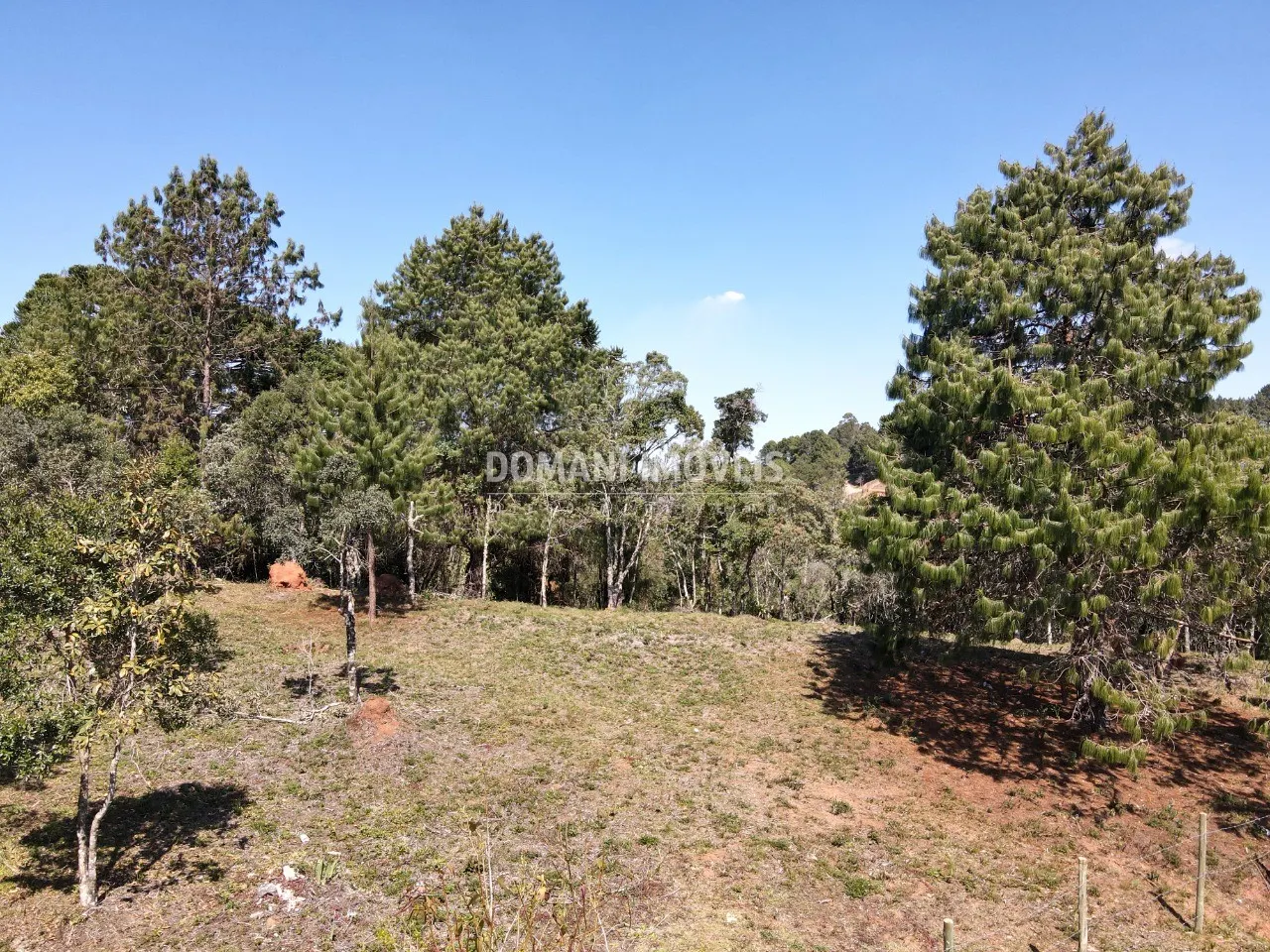 Terreno à venda de 1.680 m² em Campos do Jordão, SP, Brasil