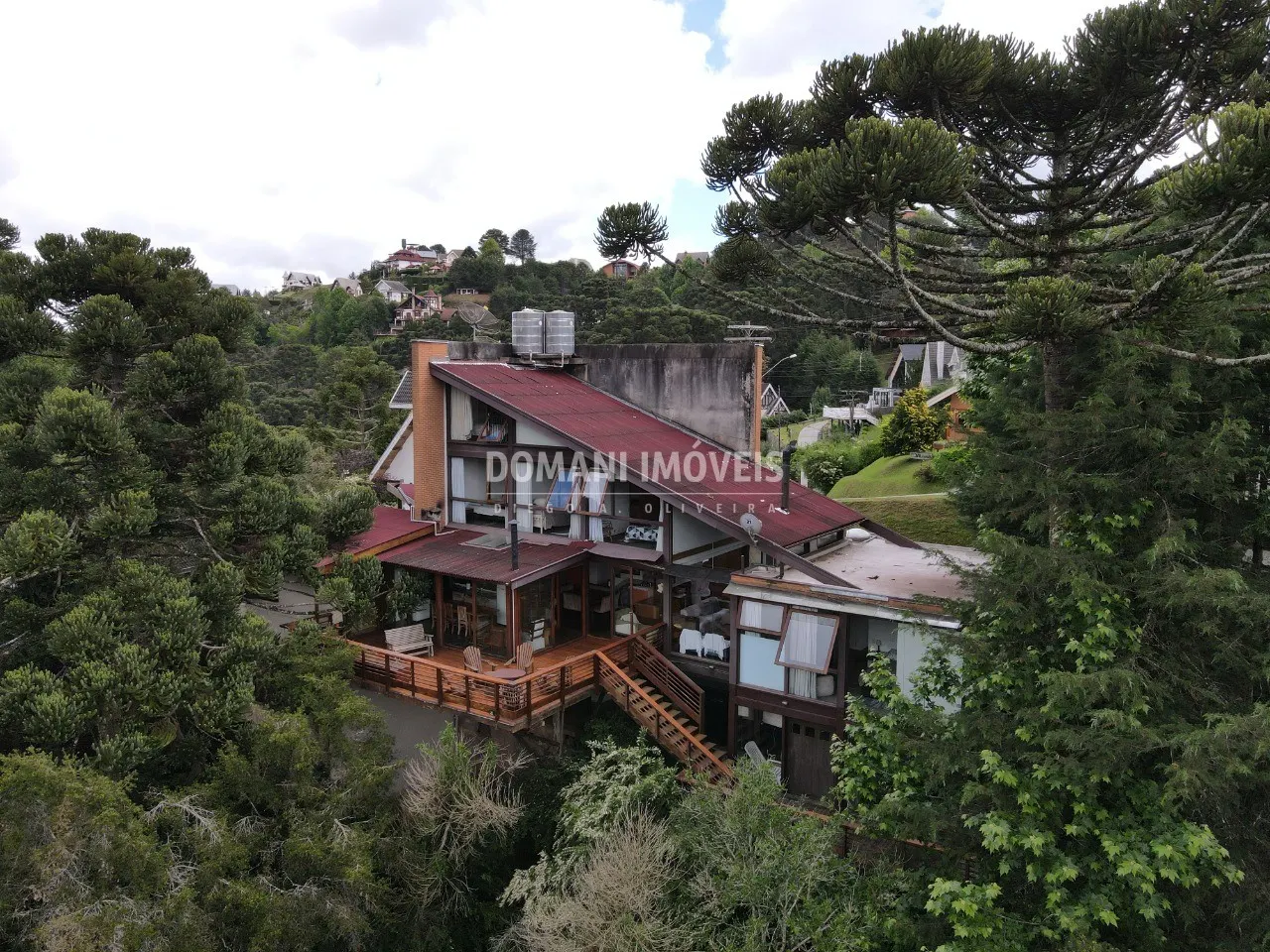 Casa à venda de 1.600 m² em Campos do Jordão, SP, Brasil