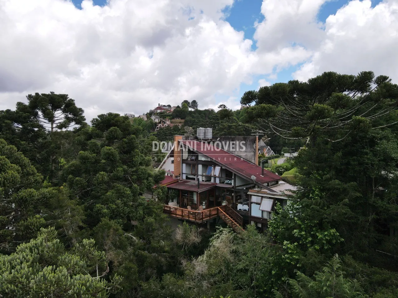Casa à venda de 1.600 m² em Campos do Jordão, SP, Brasil