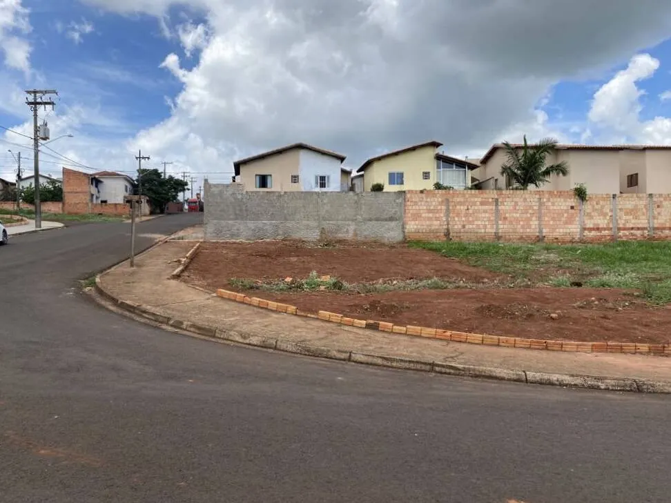 Terreno à venda de 200 m² em Piraju, SP, Brasil