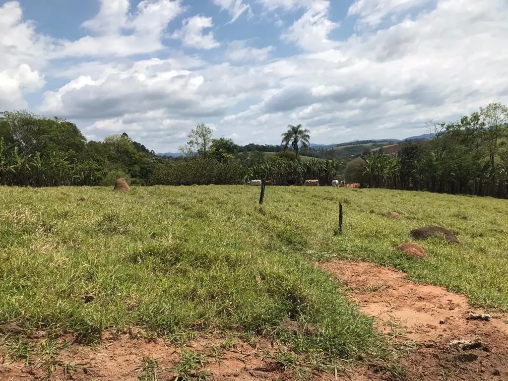 Terreno à venda de 3.000 m² em Paraibuna, SP, Brasil