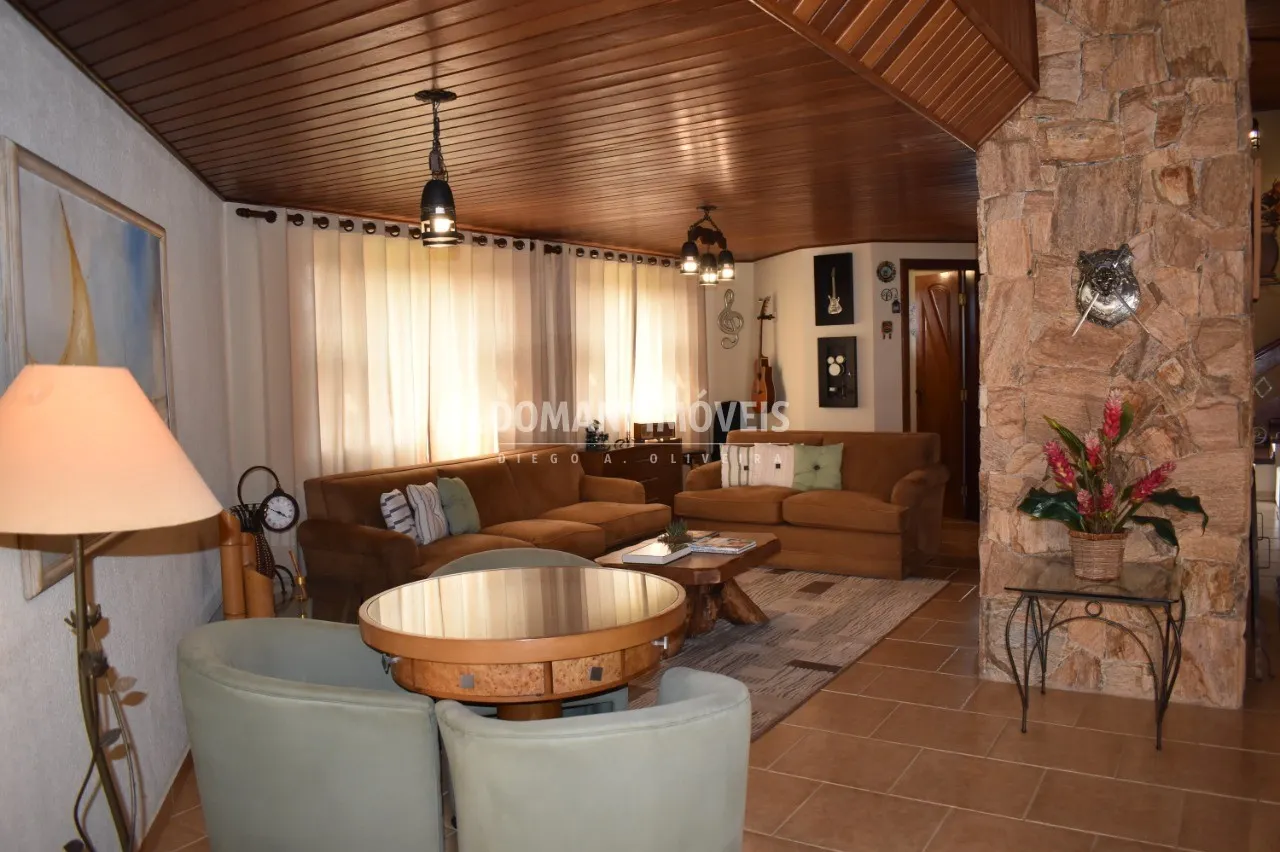 Casa à venda de 5.250 m² em Campos do Jordão, SP, Brasil
