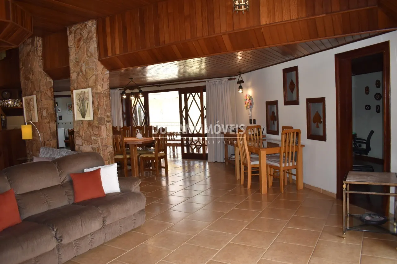 Casa à venda de 5.250 m² em Campos do Jordão, SP, Brasil