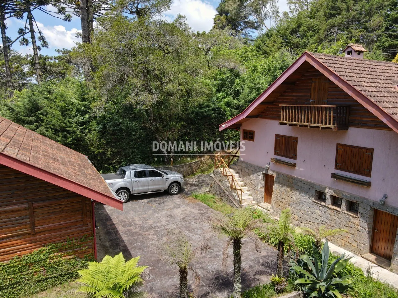 Casa à venda de 4.440 m² em Campos do Jordão, SP, Brasil