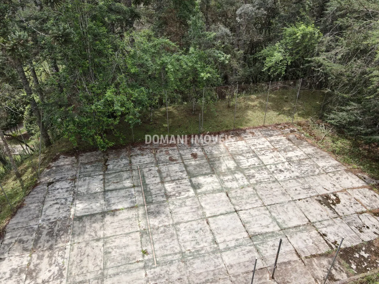 Casa à venda de 4.440 m² em Campos do Jordão, SP, Brasil