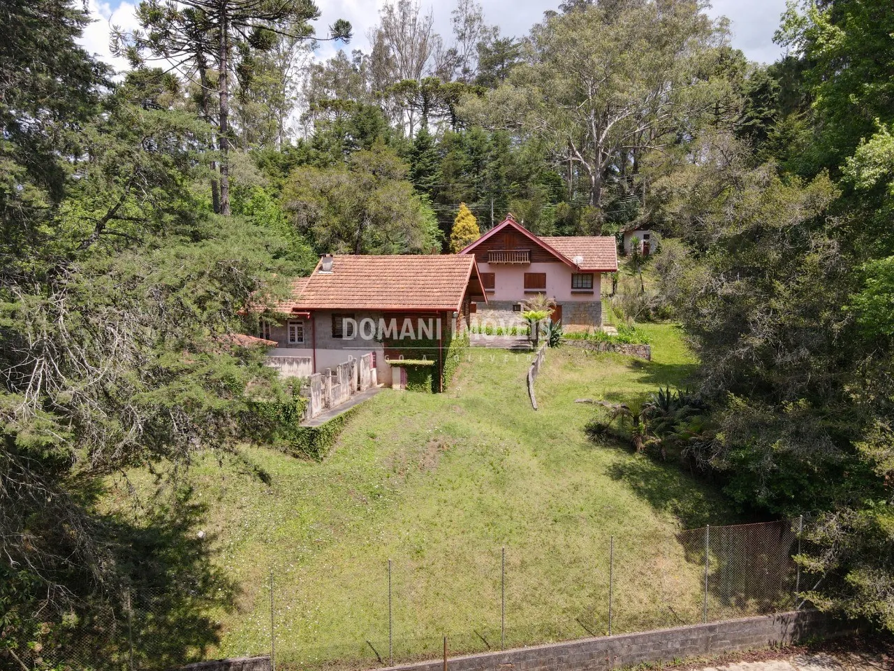 Casa à venda de 4.440 m² em Campos do Jordão, SP, Brasil