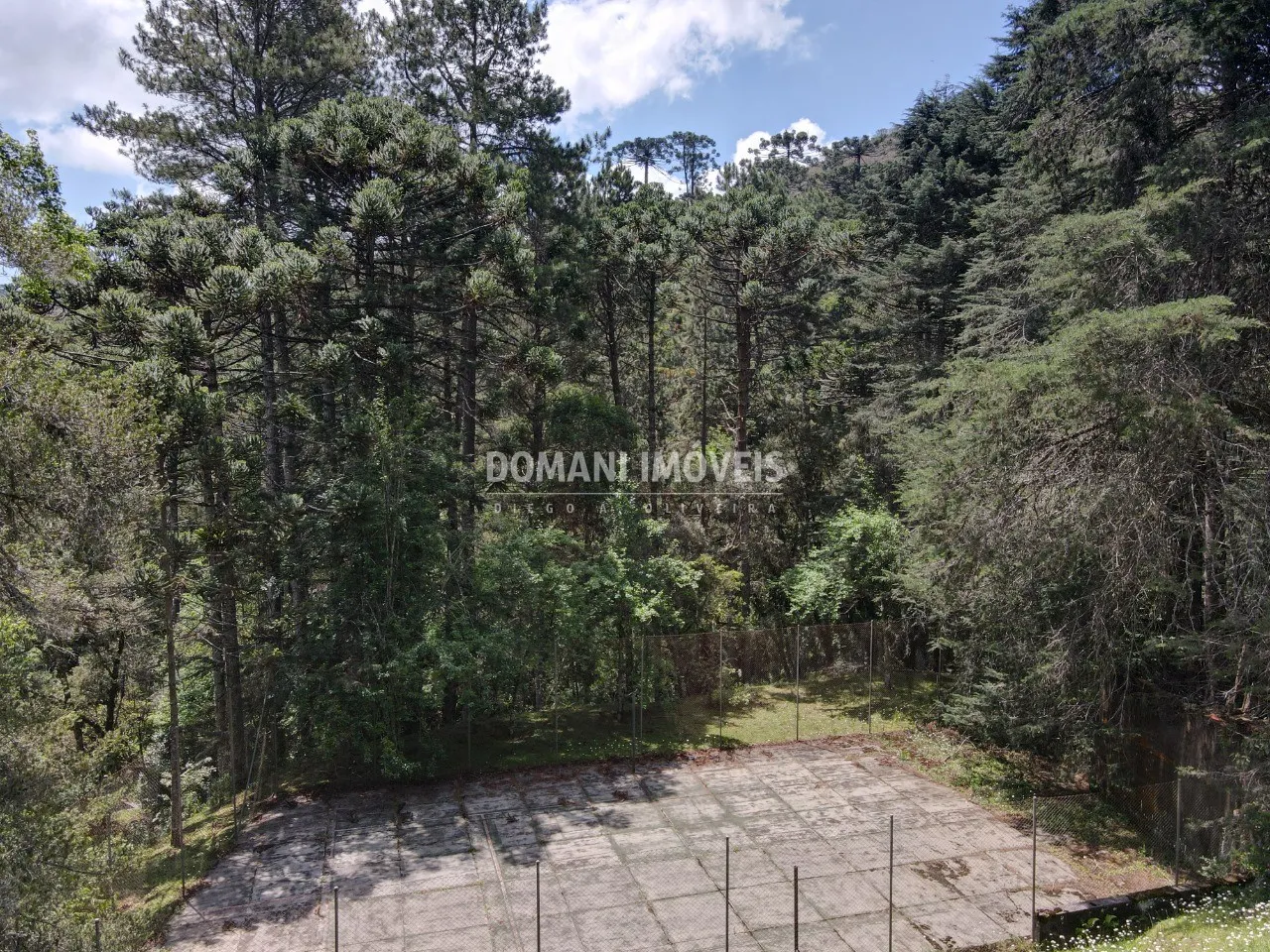 Casa à venda de 4.440 m² em Campos do Jordão, SP, Brasil