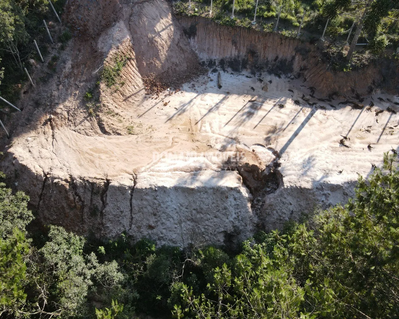 Terreno à venda de 1.010 m² em Campos do Jordão, SP, Brasil