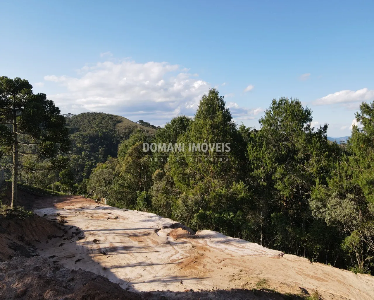 Terreno à venda de 1.010 m² em Campos do Jordão, SP, Brasil
