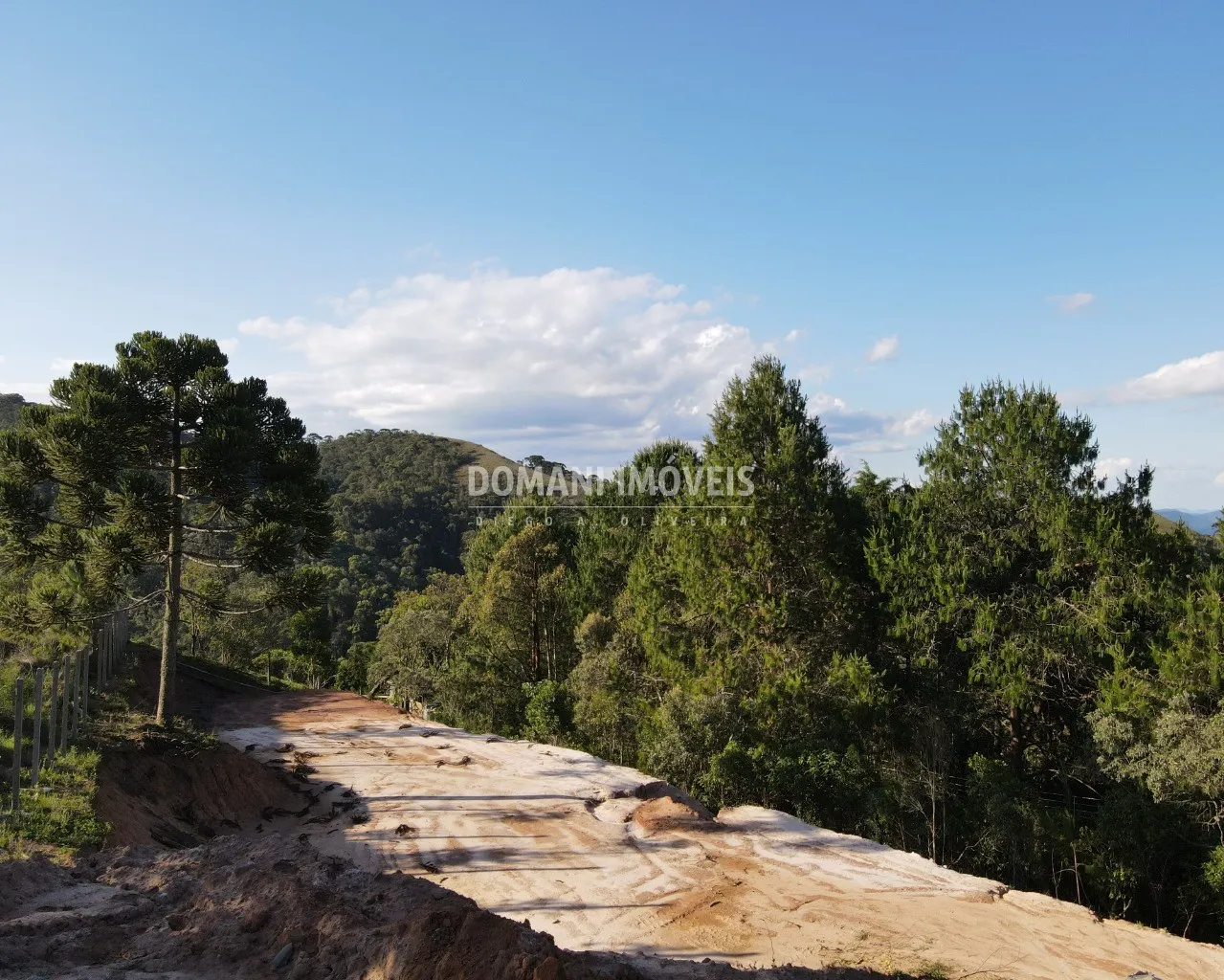 Terreno à venda de 1.010 m² em Campos do Jordão, SP, Brasil