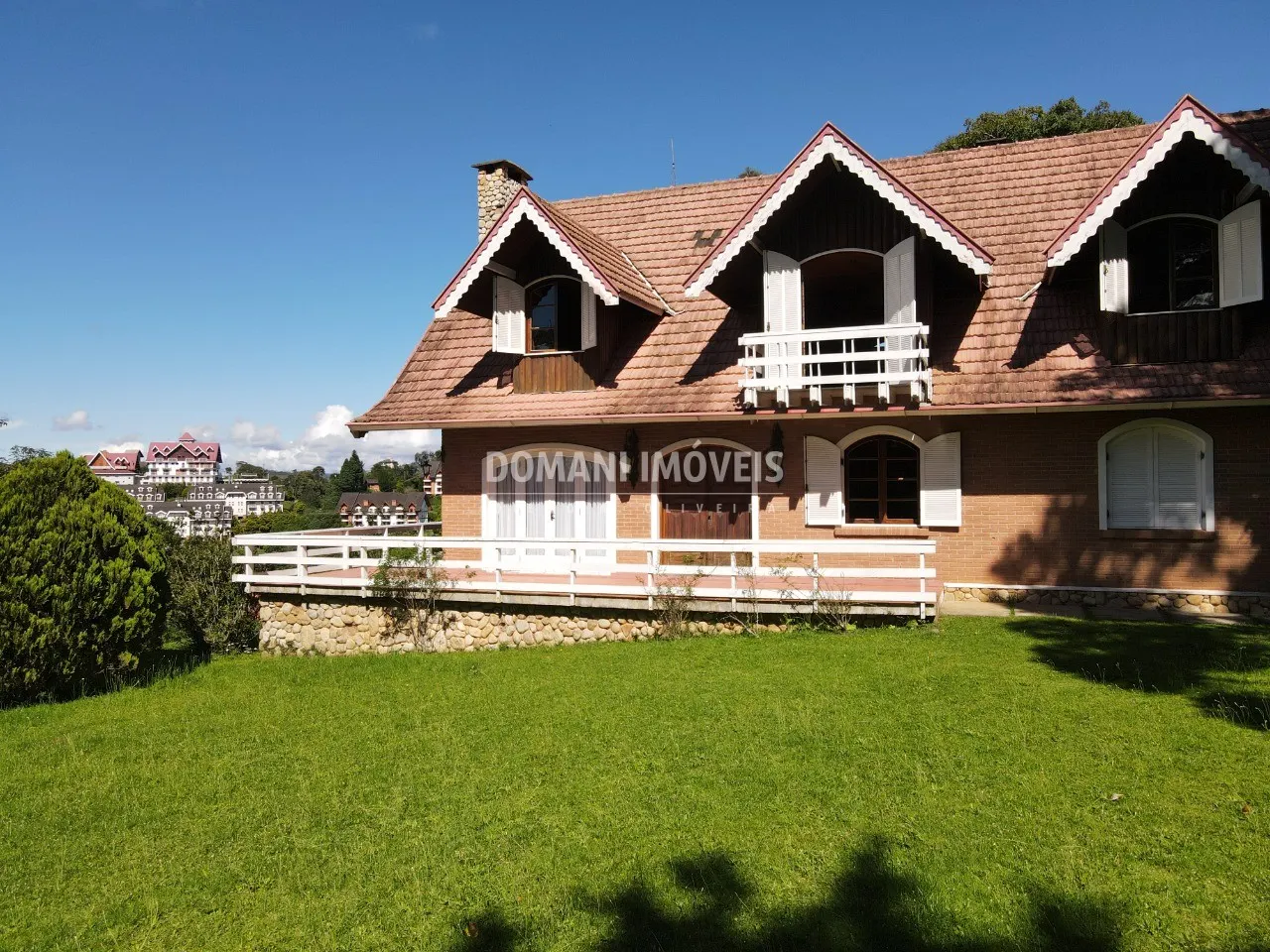Casa à venda de 4.810 m² em Campos do Jordão, SP, Brasil