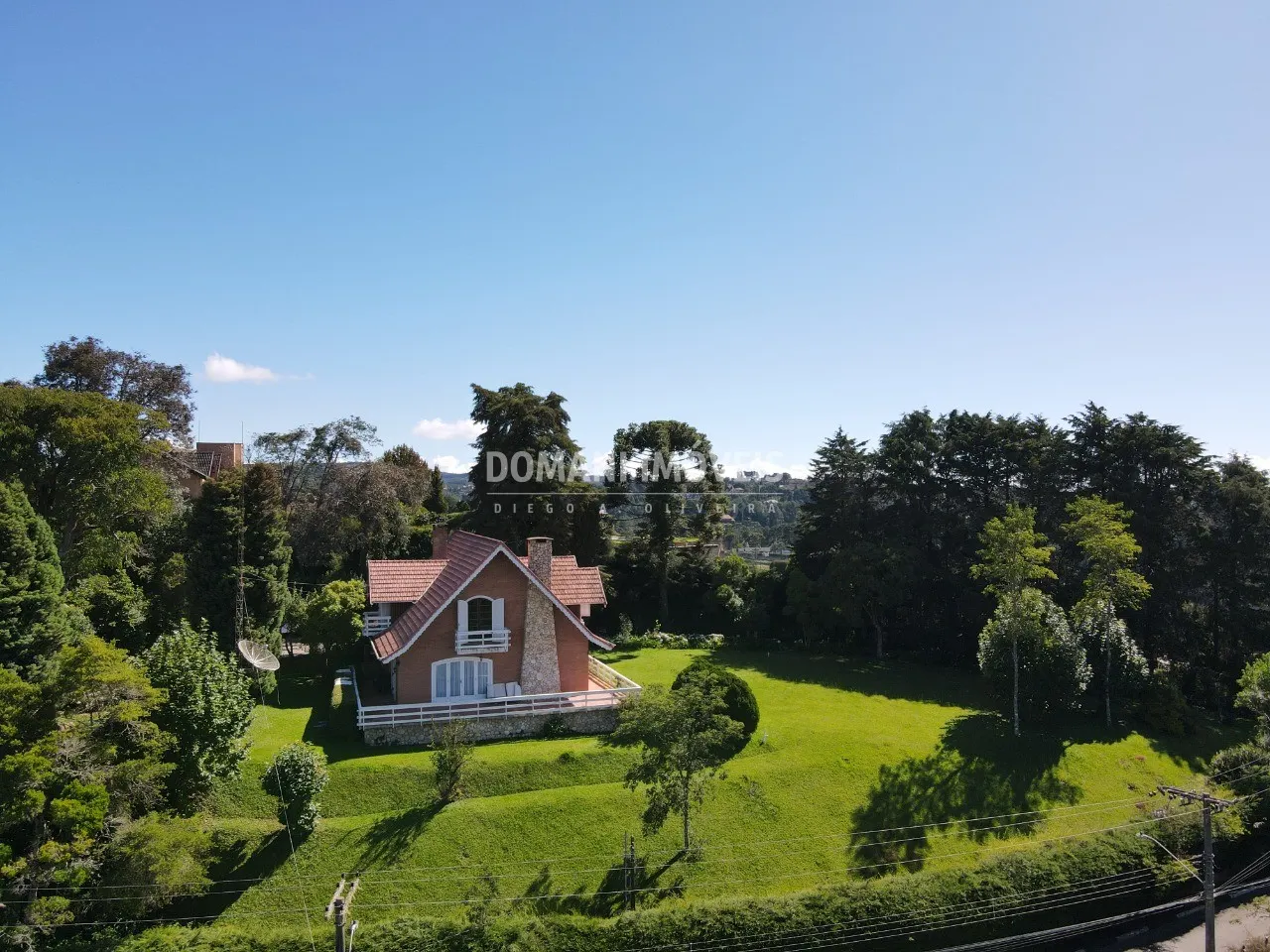 Casa à venda de 4.810 m² em Campos do Jordão, SP, Brasil