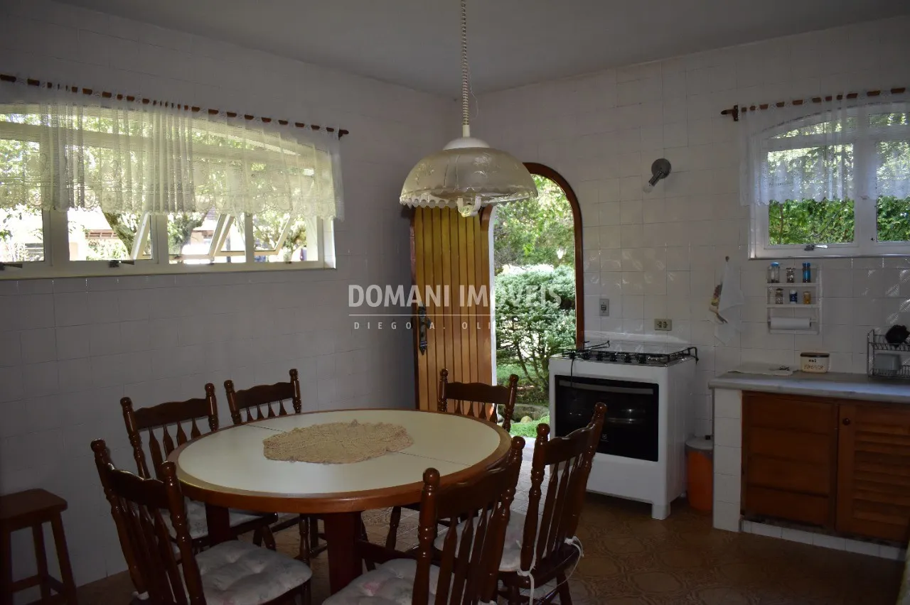 Casa à venda de 4.810 m² em Campos do Jordão, SP, Brasil