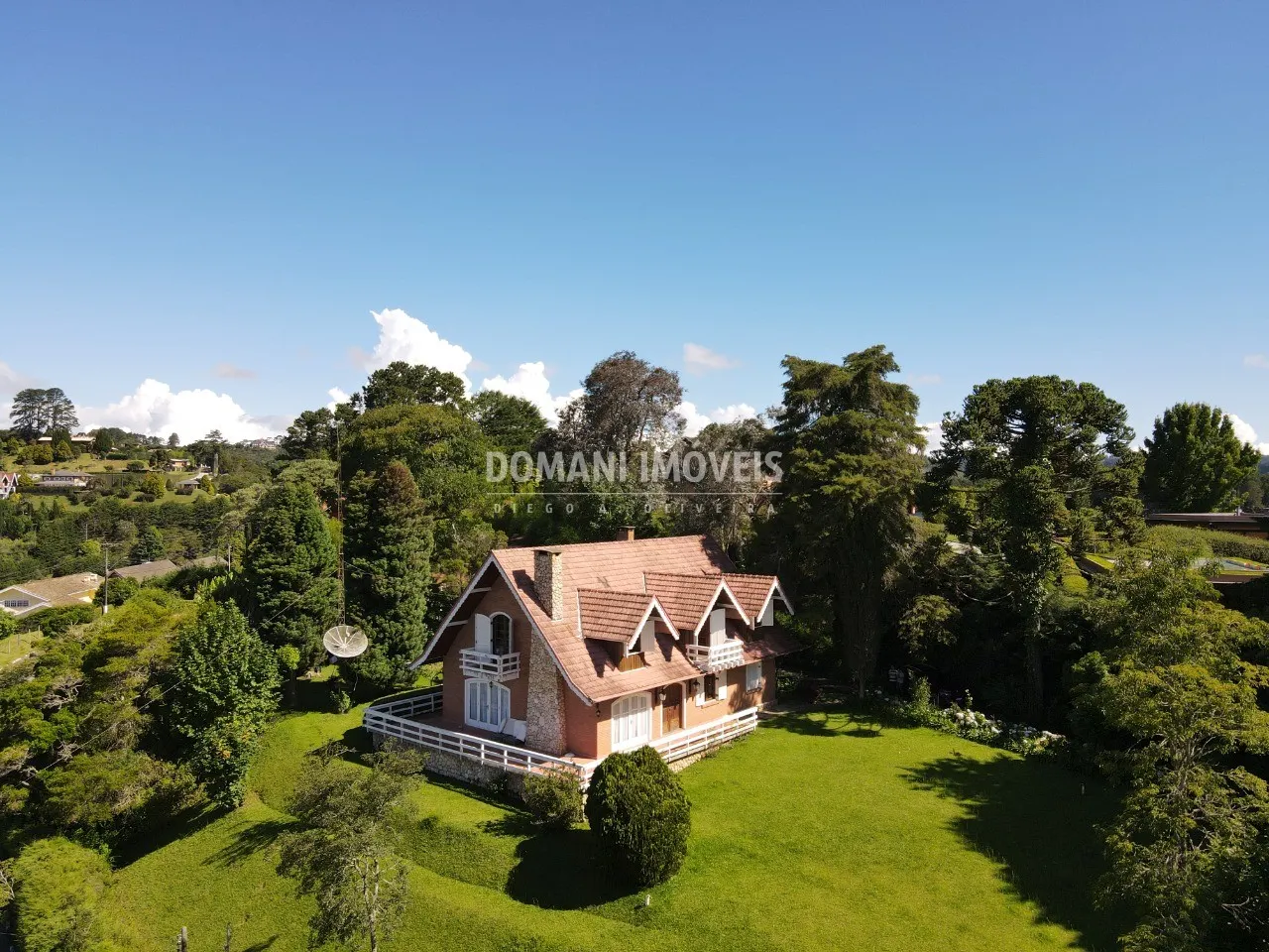 Casa à venda de 4.810 m² em Campos do Jordão, SP, Brasil