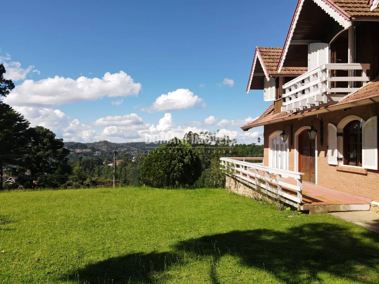 Casa à venda de 4.810 m² em Campos do Jordão, SP, Brasil