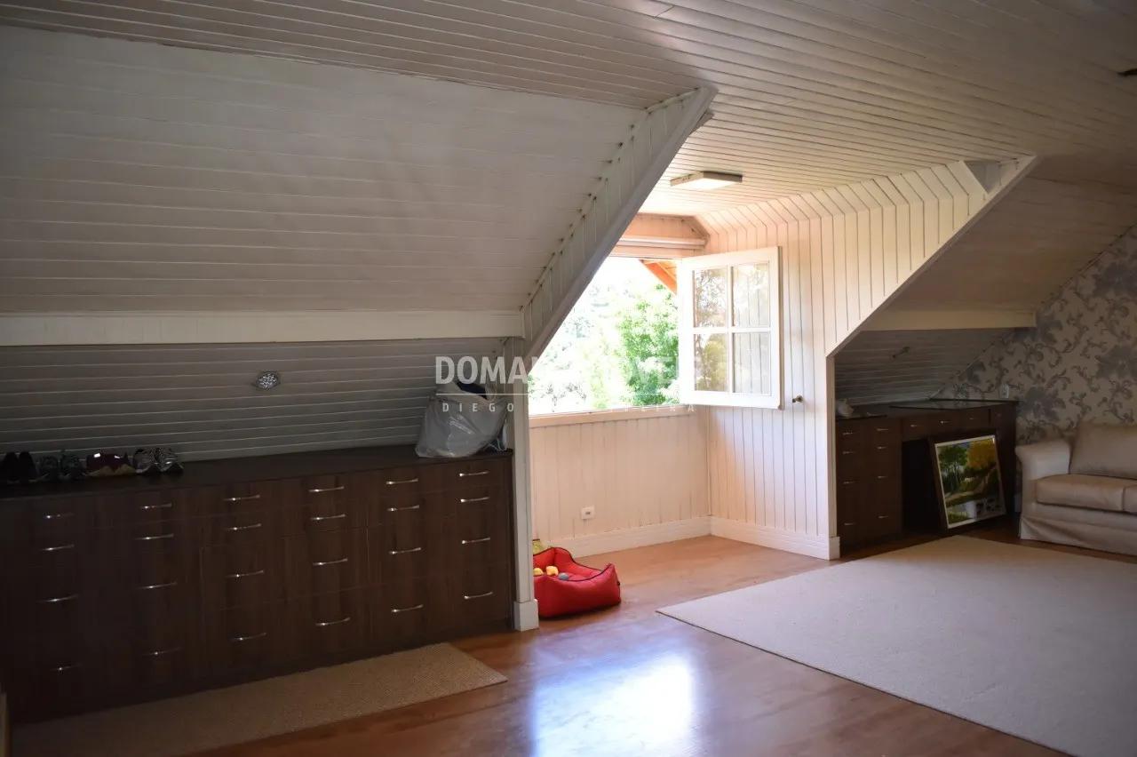 Casa à venda de 1.140 m² em Campos do Jordão, SP, Brasil