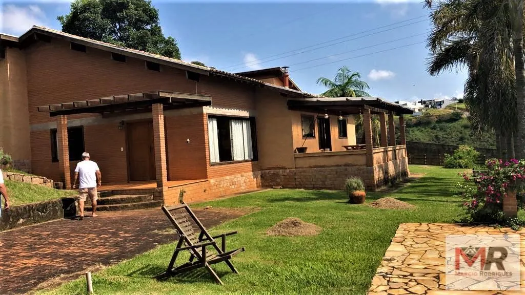 Chácara à venda de 8.000 m² em Pouso Alegre, MG, Brasil