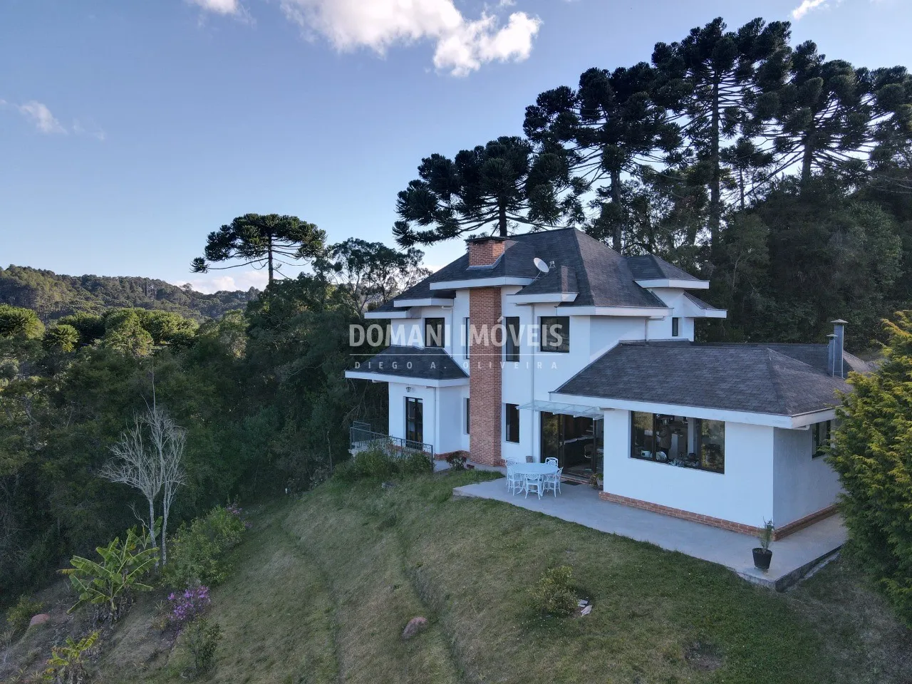 Casa à venda de 1.110 m² em Campos do Jordão, SP, Brasil