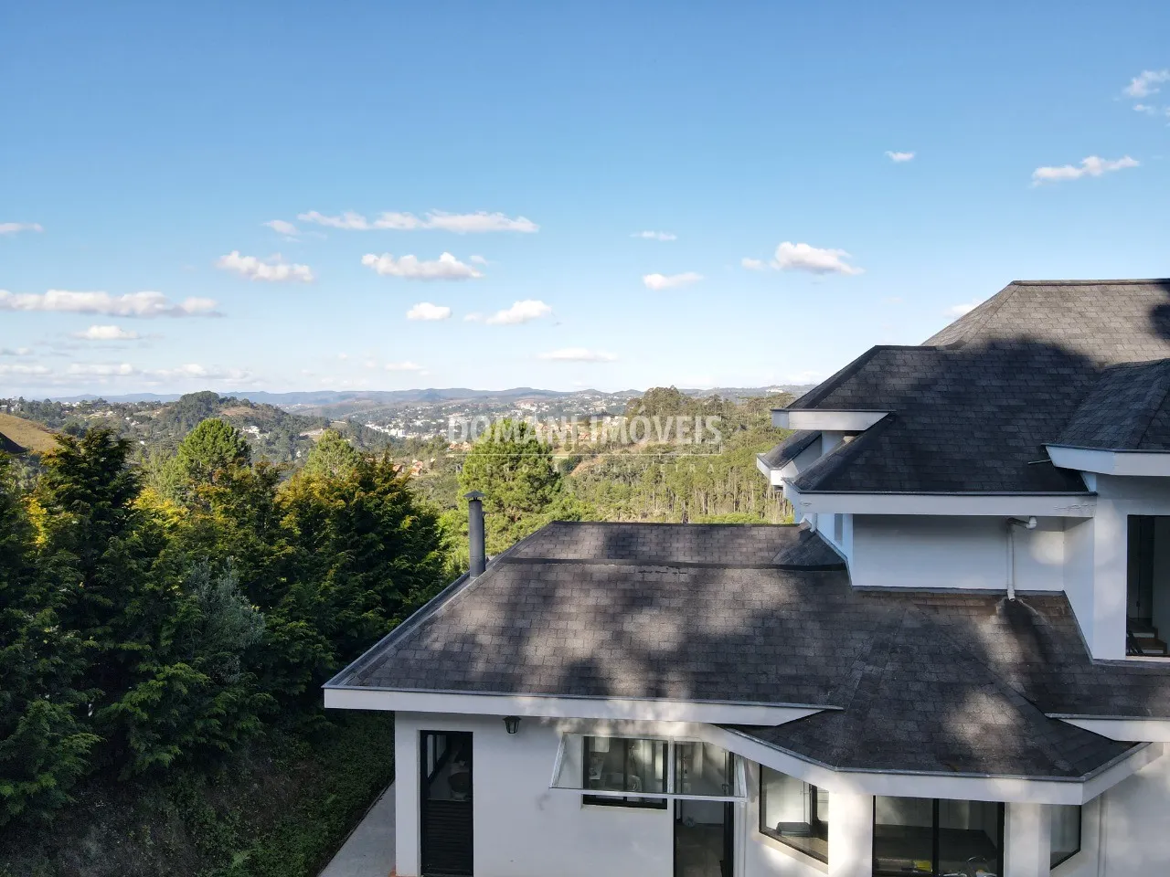 Casa à venda de 1.110 m² em Campos do Jordão, SP, Brasil