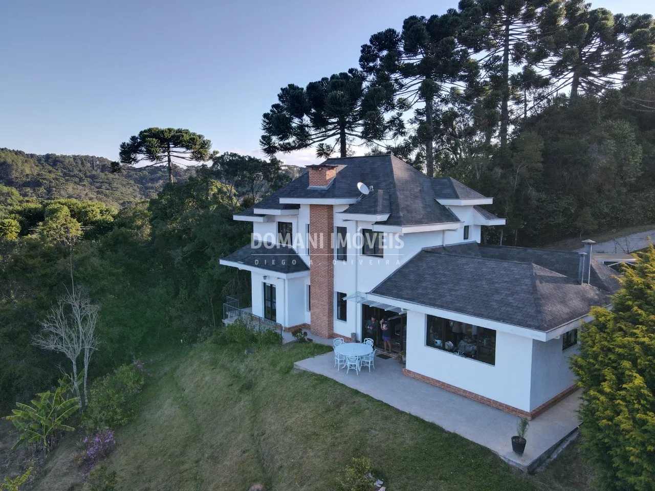 Casa à venda de 1.110 m² em Campos do Jordão, SP, Brasil