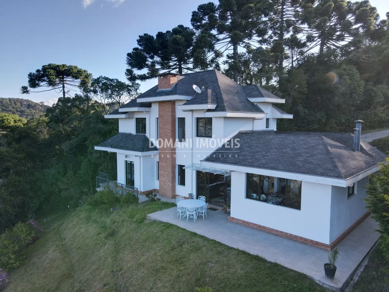 Casa à venda de 1.110 m² em Campos do Jordão, SP, Brasil