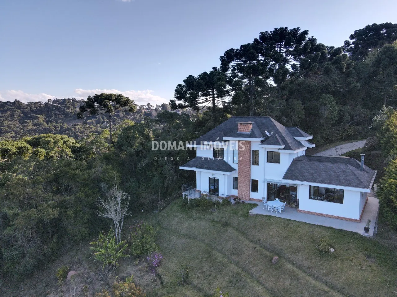 Casa à venda de 1.110 m² em Campos do Jordão, SP, Brasil