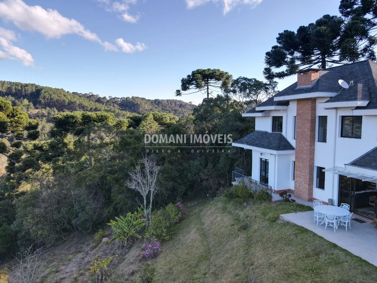 Casa à venda de 1.110 m² em Campos do Jordão, SP, Brasil