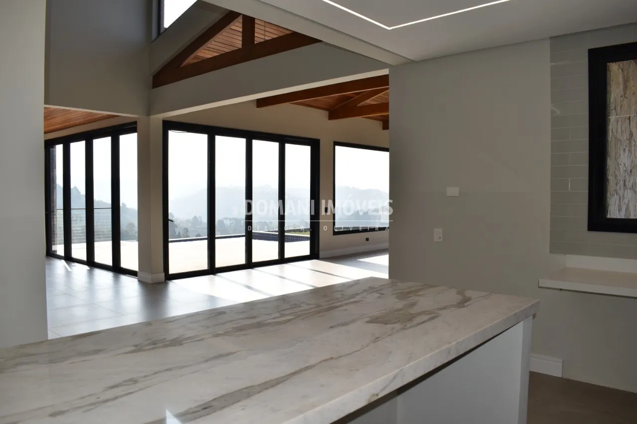 Casa à venda de 2.520 m² em Campos do Jordão, SP, Brasil