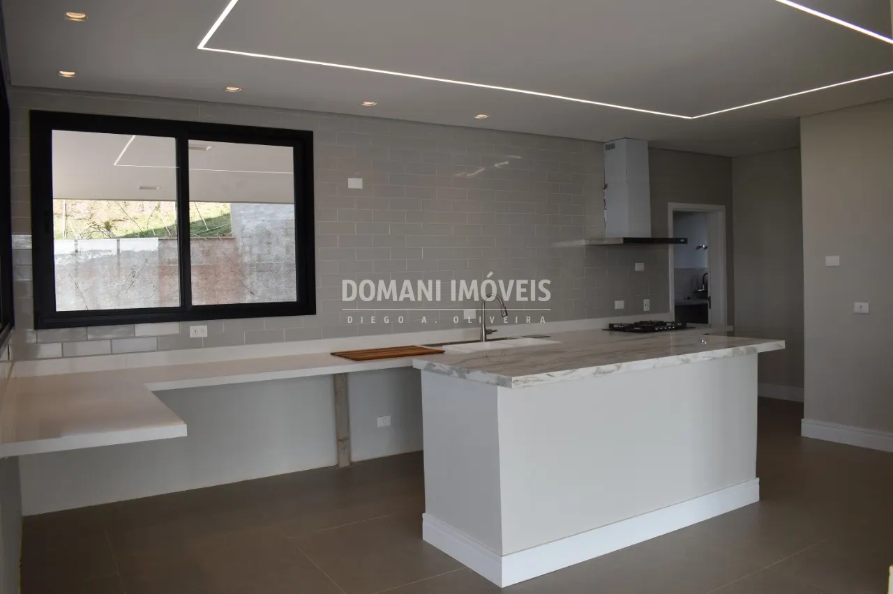 Casa à venda de 2.520 m² em Campos do Jordão, SP, Brasil