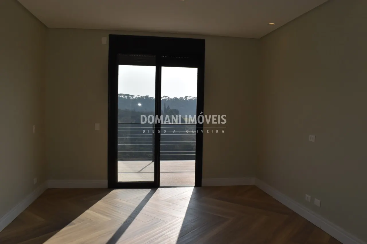 Casa à venda de 2.520 m² em Campos do Jordão, SP, Brasil