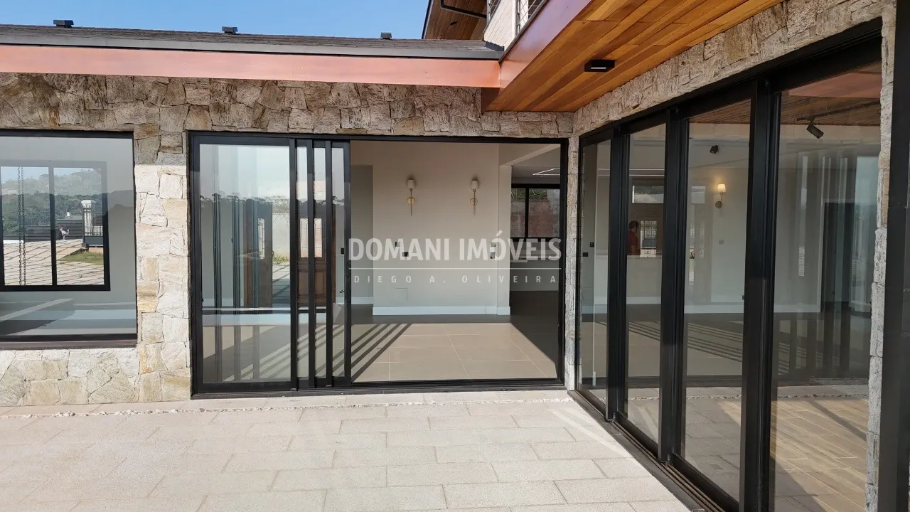 Casa à venda de 2.520 m² em Campos do Jordão, SP, Brasil