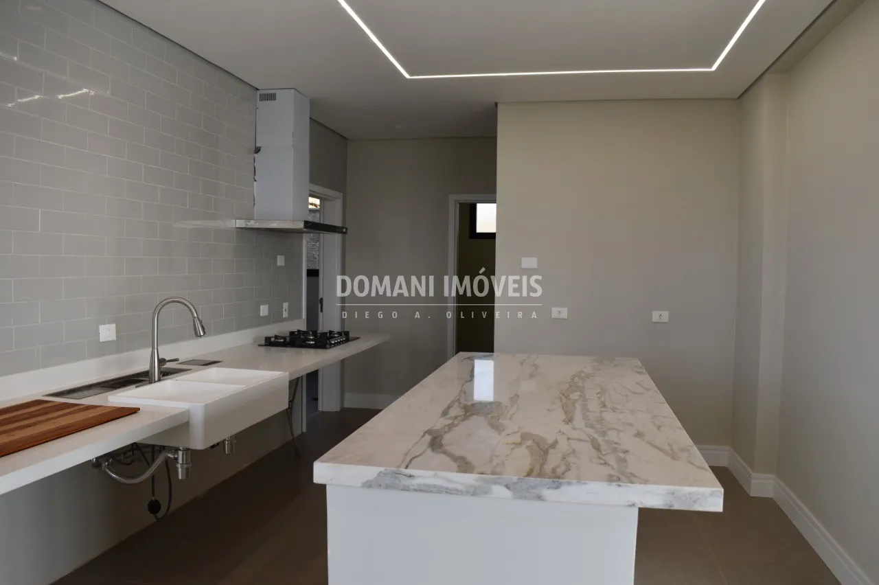 Casa à venda de 2.520 m² em Campos do Jordão, SP, Brasil