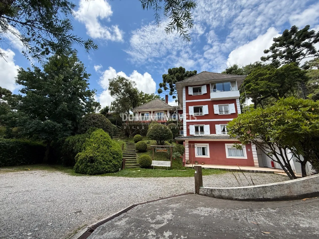 Comercial à venda de 1.040 m² em Campos do Jordão, SP, Brasil