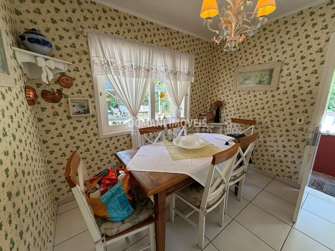 Comercial à venda de 1.040 m² em Campos do Jordão, SP, Brasil