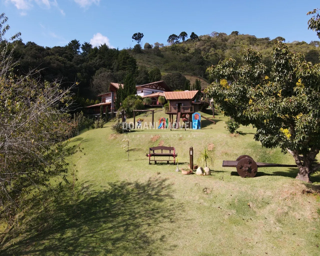 Casa à venda de 1 ha em Santo Antônio do Pinhal, SP, Brasil
