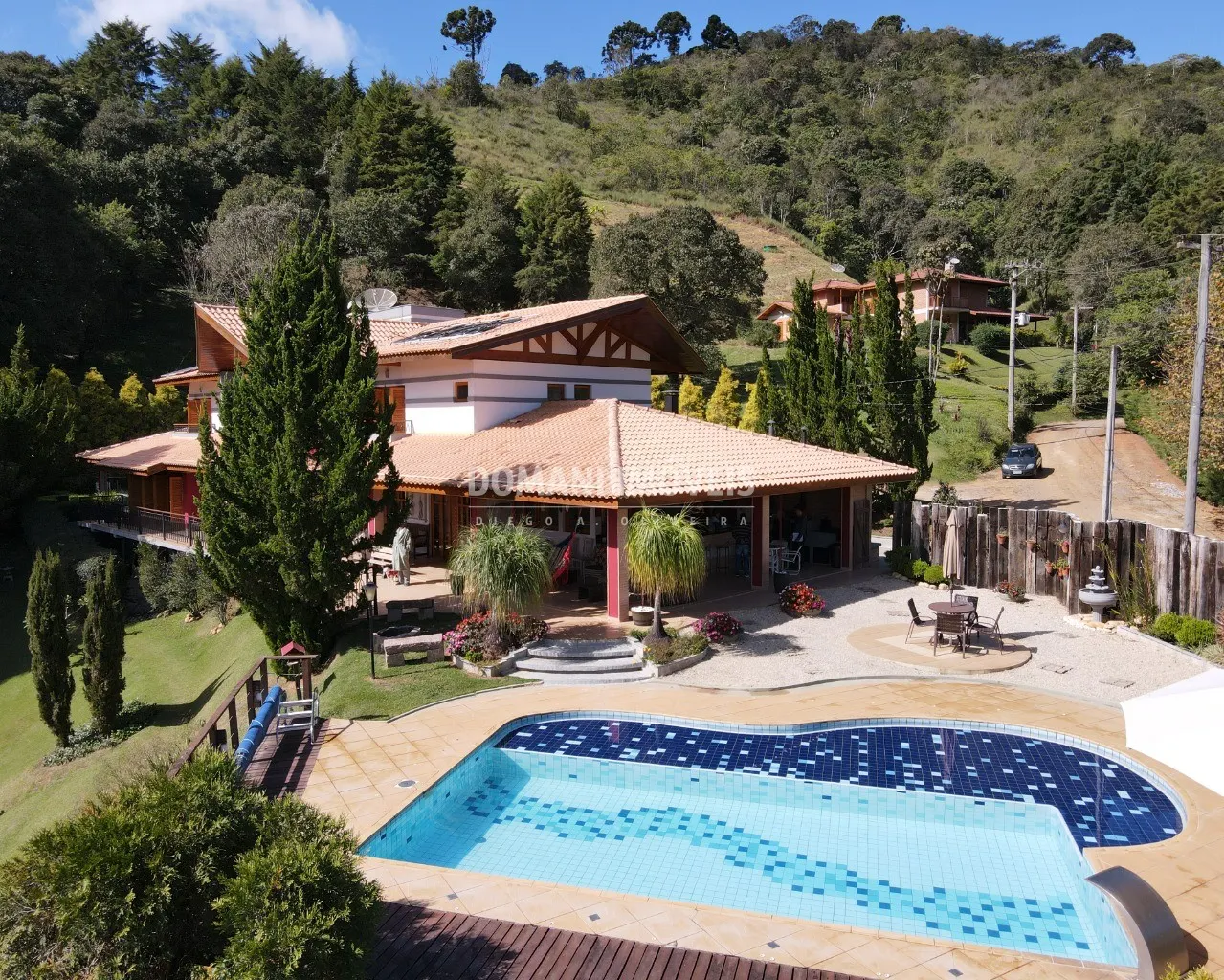 Casa à venda de 1 ha em Santo Antônio do Pinhal, SP, Brasil