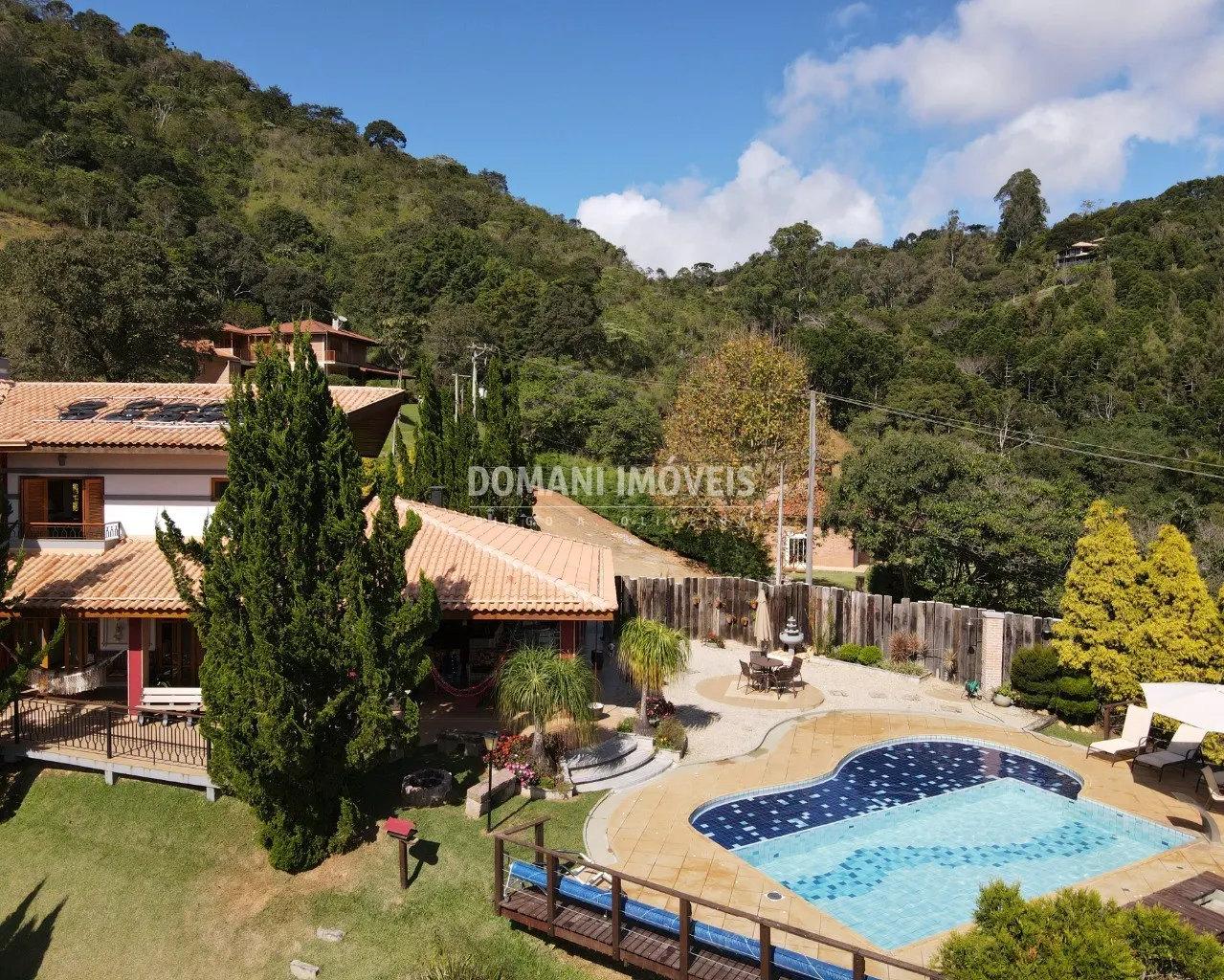 Casa à venda de 1 ha em Santo Antônio do Pinhal, SP, Brasil