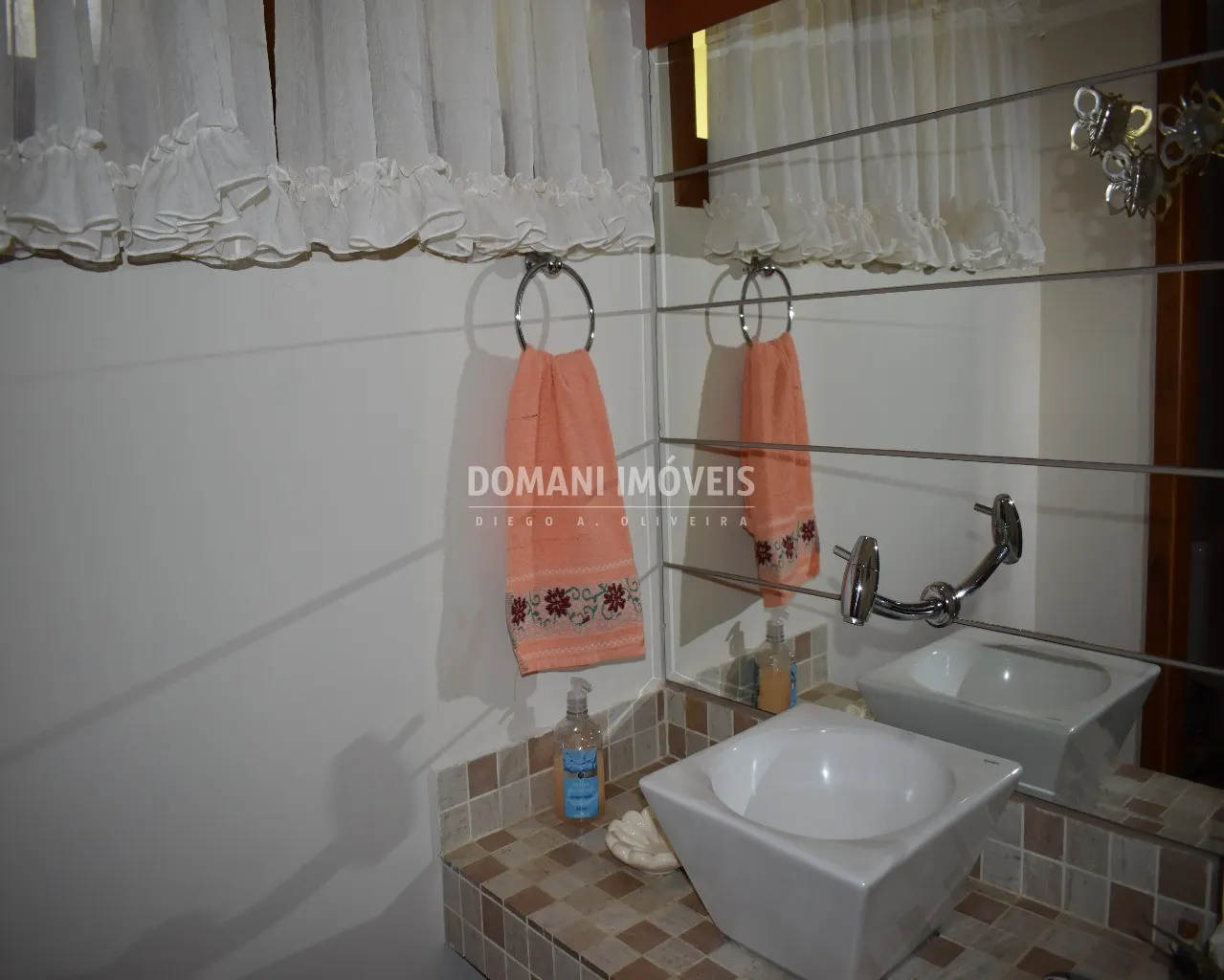 Casa à venda de 1 ha em Santo Antônio do Pinhal, SP, Brasil