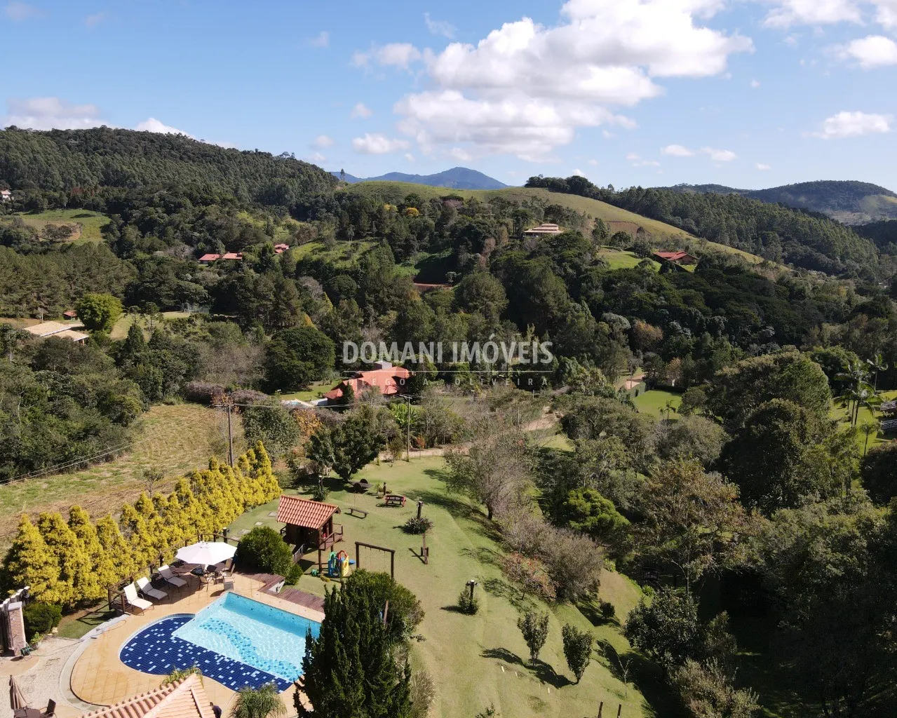 Casa à venda de 1 ha em Santo Antônio do Pinhal, SP, Brasil