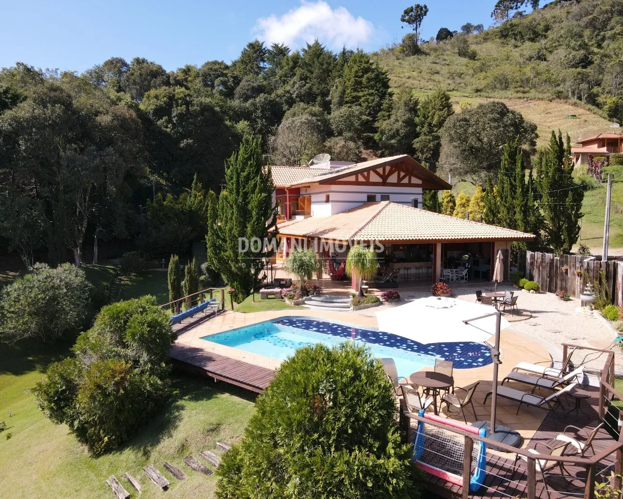 Casa à venda de 1 ha em Santo Antônio do Pinhal, SP, Brasil