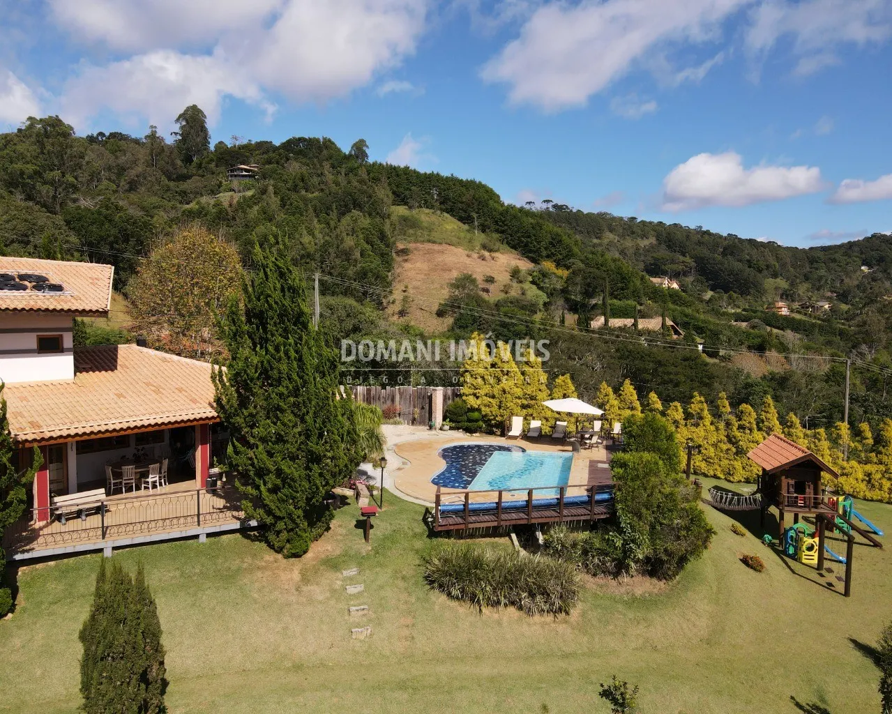 Casa à venda de 1 ha em Santo Antônio do Pinhal, SP, Brasil