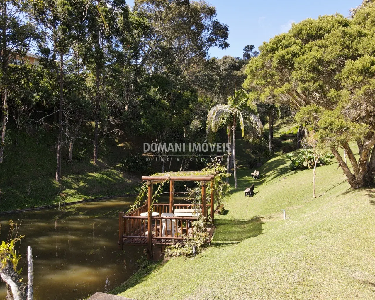 Casa à venda de 1 ha em Santo Antônio do Pinhal, SP, Brasil