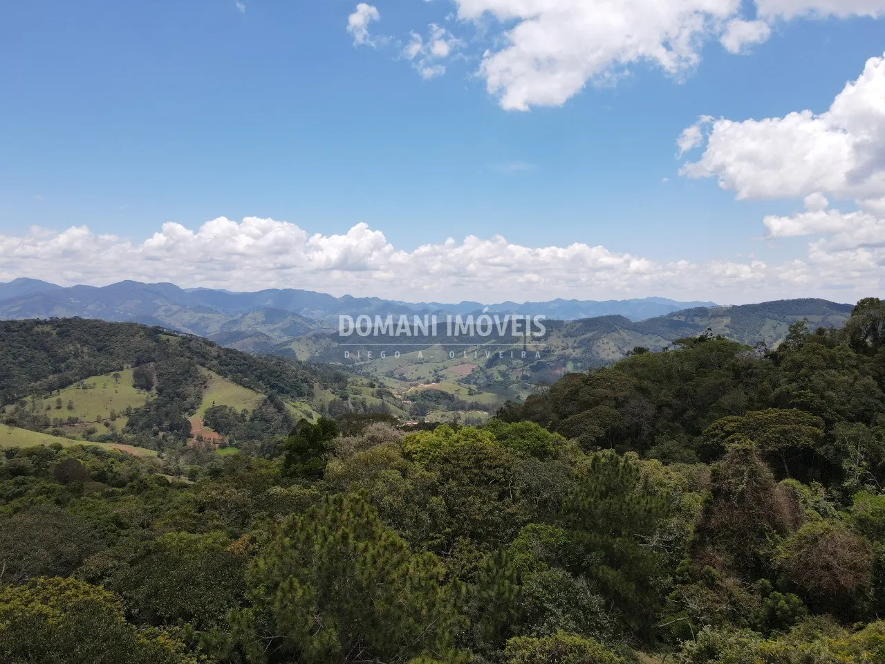 Terreno à venda de 1.350 m² em Campos do Jordão, SP, Brasil