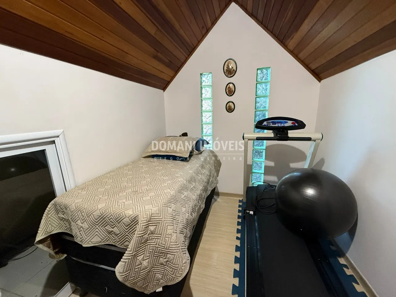 Casa à venda de 1.070 m² em Campos do Jordão, SP, Brasil
